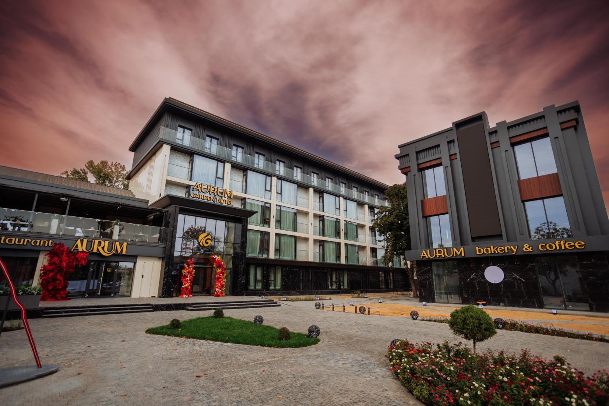 Aurum Garden Hotel Шымкент Экстерьер фото